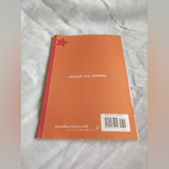 Book: Fiction / Childrens - Picture 2 of 5